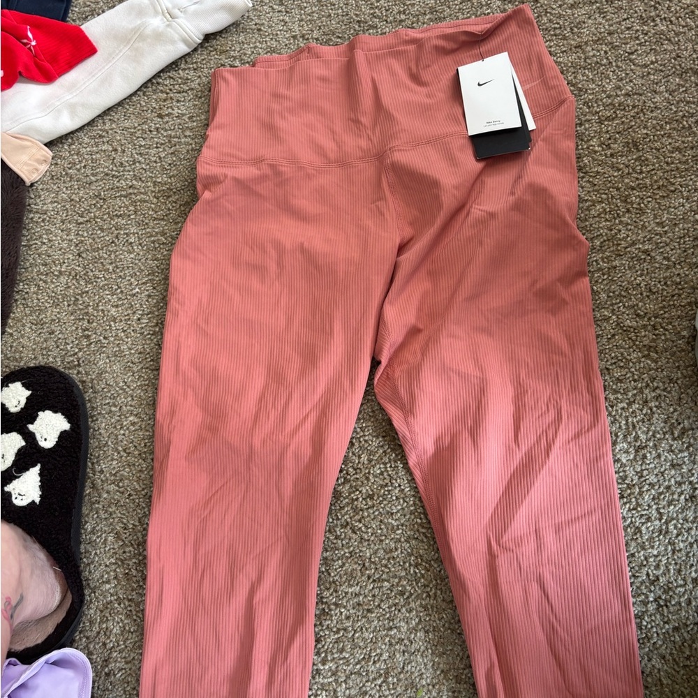 Nike Coral Ribbed Leggings